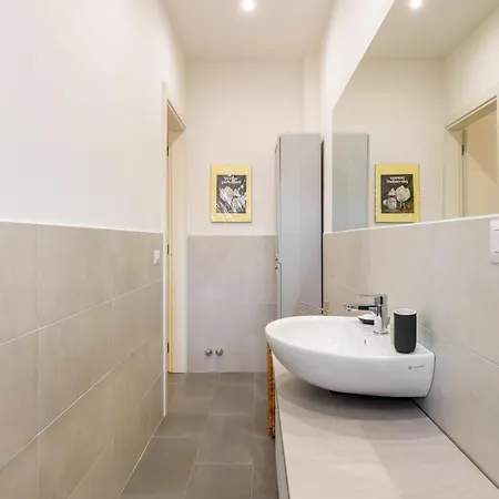 Guesthost - Doni Quiet And Comfortable With Balcony Florencja