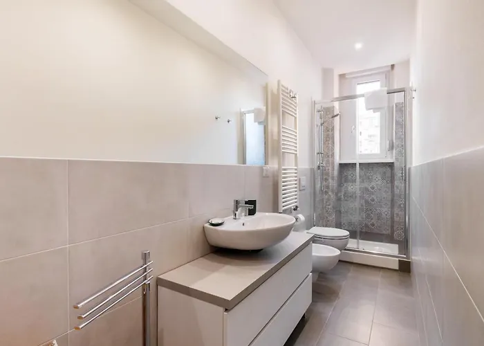 Guesthost - Doni Quiet And Comfortable With Balcony Appartamento Firenze