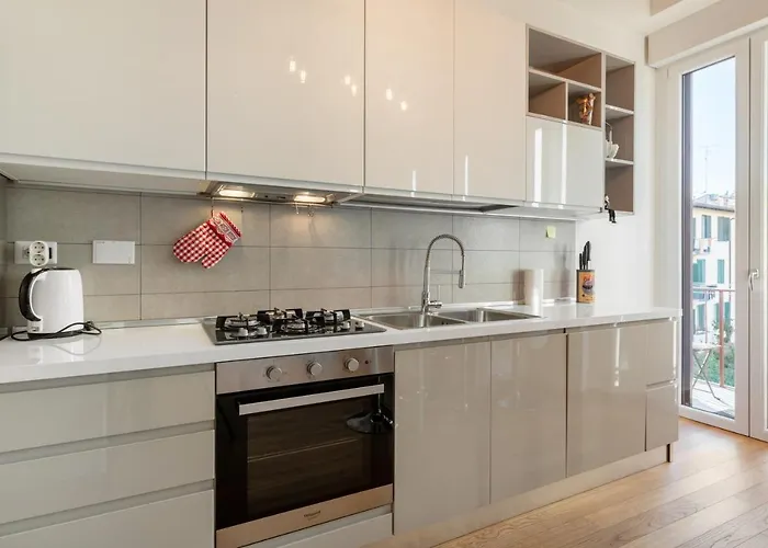 Appartamento Guesthost - Doni Quiet And Comfortable With Balcony Firenze